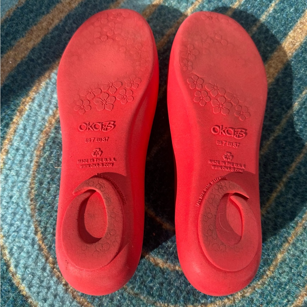 OKA b. Women's Vibrant Red Flats size 7 - Picture 2 of 5
